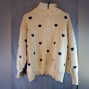 Emily Rose Women's Heart Patterned Beige Pullover Sweater